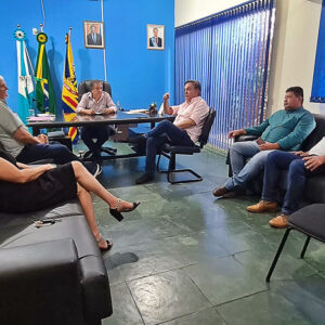 Visita ao prefeito de Guia Lopes da Laguna