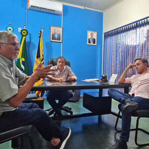 Visita ao prefeito de Guia Lopes da Laguna