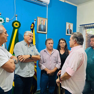 Visita ao prefeito de Guia Lopes da Laguna