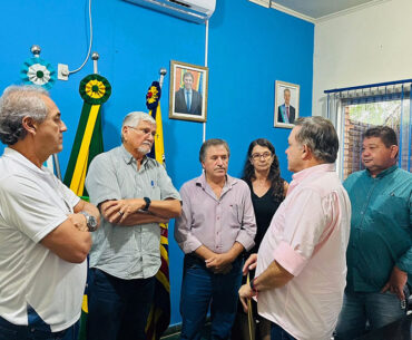 Visita ao prefeito de Guia Lopes da Laguna