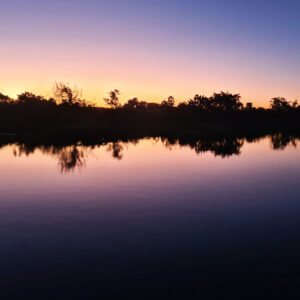 Cores e tons do fim de tarde no Rio Paraguai