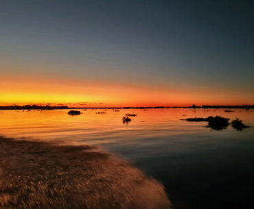 Cores e tons do fim de tarde no Rio Paraguai