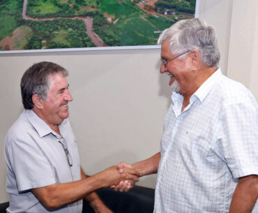 Com o prefeito de Guia Lopes da Laguna