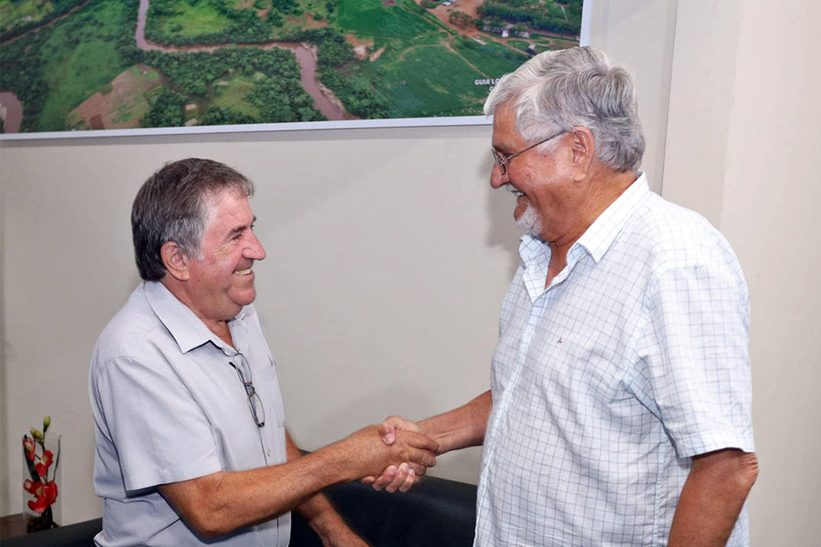 Com o prefeito de Guia Lopes da Laguna