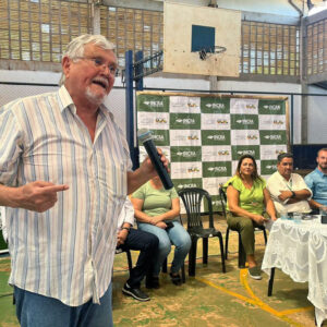 Entrega de títulos no Assentamento Patagônia