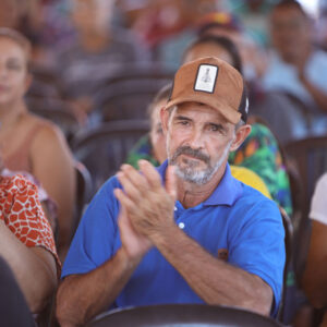 Entrega de títulos no Assentamento 7 de Setembro