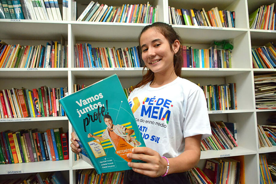 Natasha Ferreira, aluna que representou MS no lançamento do programa Pé-de-Meia, em Brasília (foto: Gerson Oliveira/Correio do Estado)