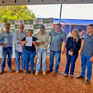 Entrega de CCUs e CAFs no Assentamento Mutum