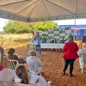 Entrega de CCUs e CAFs no Assentamento Mutum