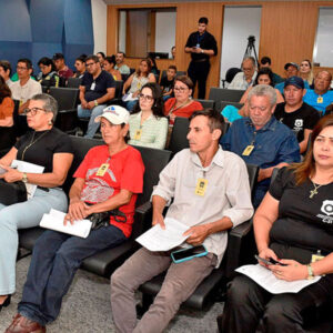 Deputados vão intermediar demanda de pescadores com Governo do Estado