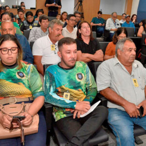 Deputados vão intermediar demanda de pescadores com Governo do Estado