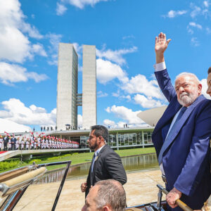 Lula toma posse como presidente