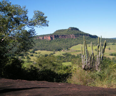 Mandato de Zeca vai até Furnas dos Baianos ver assoreamento de córrego Mandato de Zeca vai até Furnas dos Baianos ver assoreamento de córrego