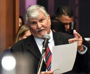 Zeca dsolicita sistema de distribuição de água para assentamento de Jardim