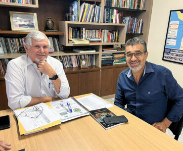 Recebendo vereadores e companheiros