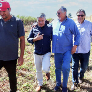 Visita do ministro do MDA ao Assentamento Itamarati