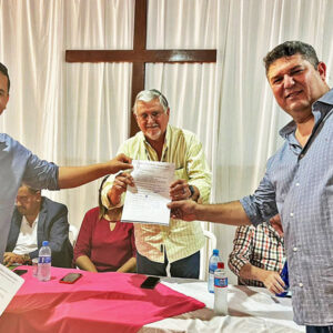 Entrega de certidões em Nova Itamarati