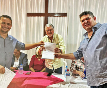 Entrega de certidões em Nova Itamarati