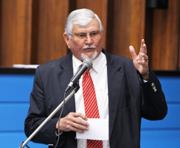 Zeca propõe selo para comercialização de produtos da agricultura familiar Zeca propõe selo para comercialização de produtos da agricultura familiar