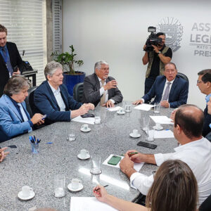 Zeca do PT articula retomada das obras da ponte da Rota Bioceânica do lado brasileiro