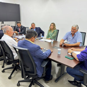 Abril Vermelho: Zeca articula ação conjunta com Estado para promover reforma agrária em MS