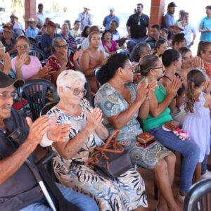 Entrega de títulos no Assentamento 7 de Setembro