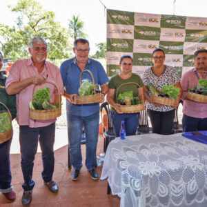 Entrega de títulos no Assentamento 7 de Setembro