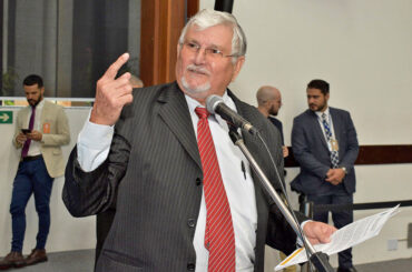 Zeca reivindica ponte de concreto e patrulha mecanizada para assentamento de Guia Lopes da Laguna