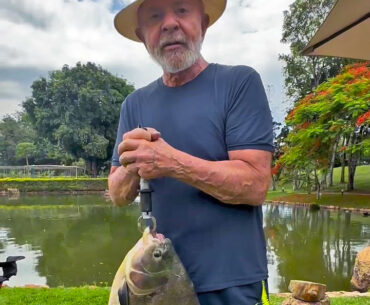 Sabe onde Lula aprendeu a fazer peixe na brasa? Sabe onde Lula aprendeu a fazer peixe na brasa?