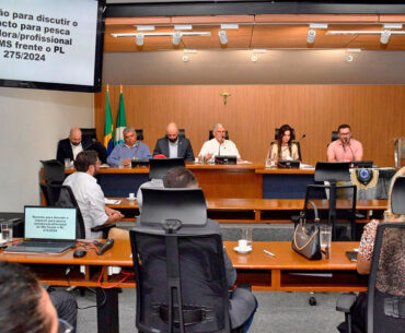 Deputados vão intermediar demanda de pescadores com Governo do Estado