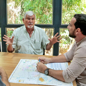 Zeca atualiza andamento de projetos de infraestrutura para agricultura familiar