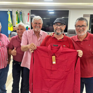 Com companheiros e companheiras de Costa Rica