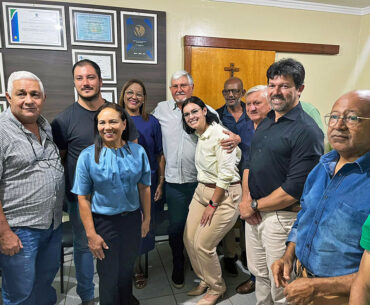 Recebidos pelo prefeito de Costa Rica