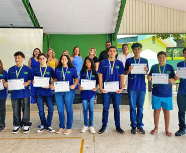 Zeca apresenta moção de congratulação a estudantes de Selvíria por medalha na Olitef
