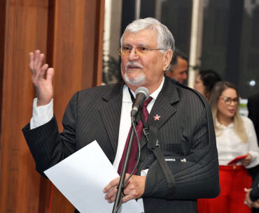 Zeca cobra transparência da FCMS sobre valores oriundos do Ministério da Cultura