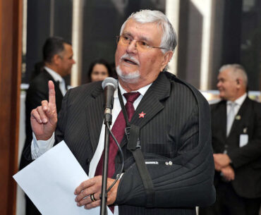 Zeca solicita 50 moradias populares pelo Minha Casa Minha Vida em Anastácio