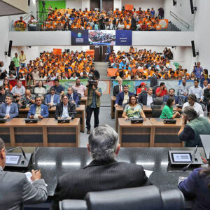 Títulos, Fomento Mulher e condomínio quilombola marcam seminário promovido por Zeca