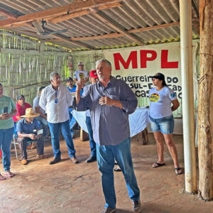 Visita a acampados de Mundo Novo