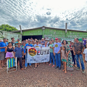 Visita a acampados de Mundo Novo