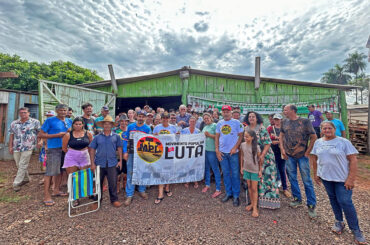 Visita a acampados de Mundo Novo