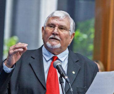 Zeca propõe estudo para incluir sensor de glicose entre itens ofertados pelo SUS