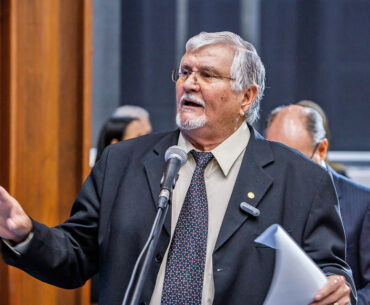 Zeca reforça pedido de vereadores por conclusão de creche em Nova Alvorada do Sul