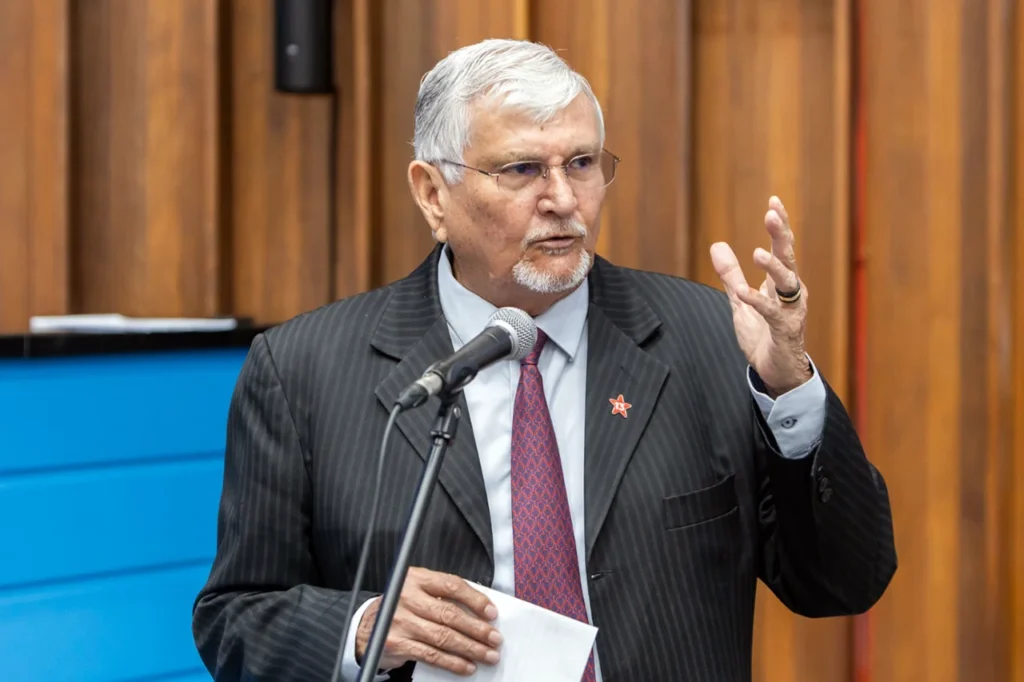 Zeca pede reabertura de sala e professor para alunos com deficiência em Aquidauana