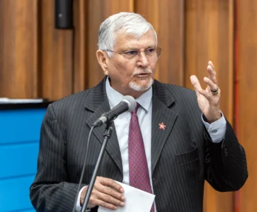 Zeca pede reabertura de sala e professor para alunos com deficiência em Aquidauana